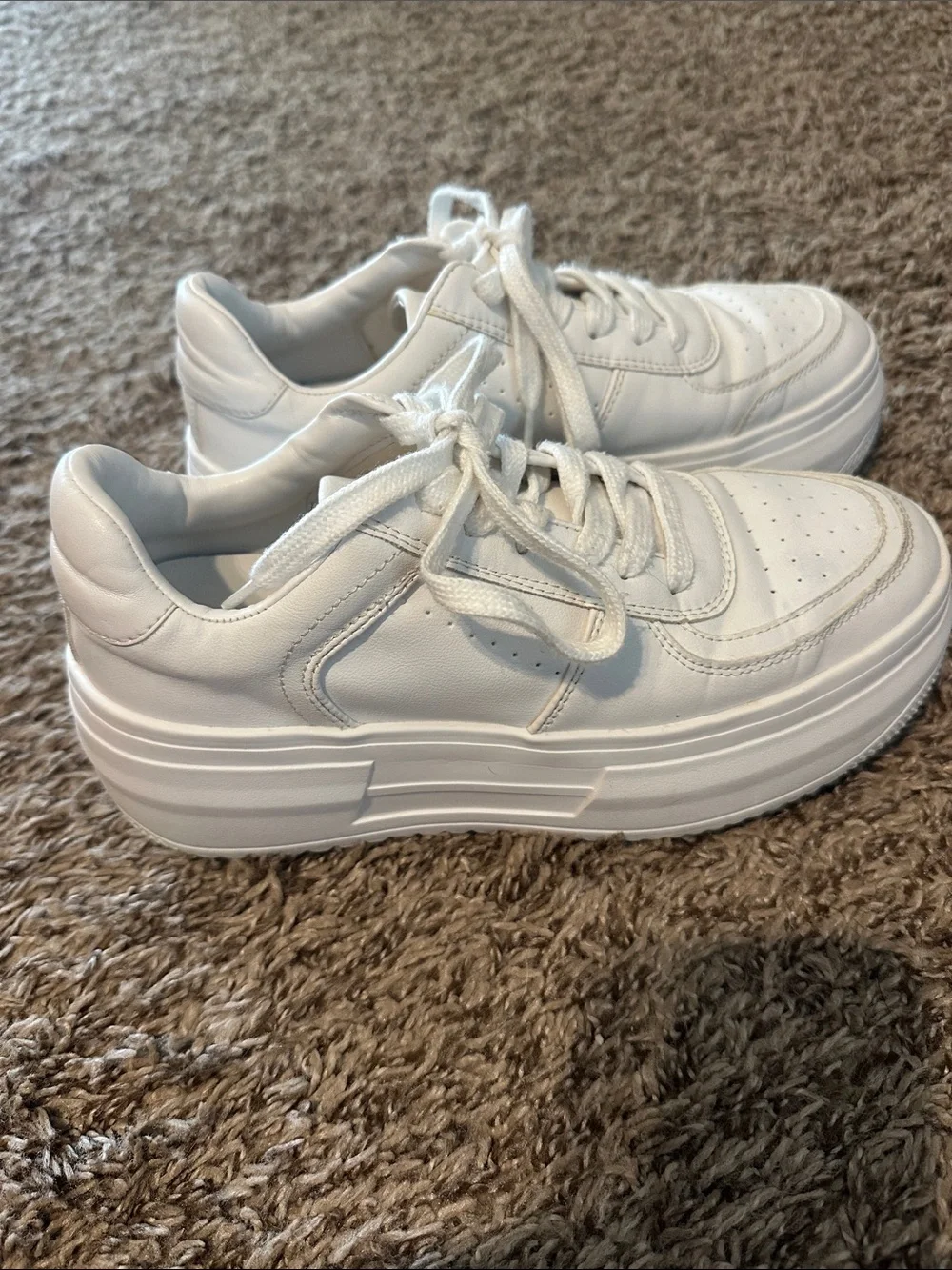 Steve Madden Perrin White Sneakers a